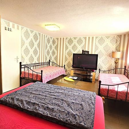 Gruendauer Monteurwohnung/Studentenwohnung Bagian luar foto