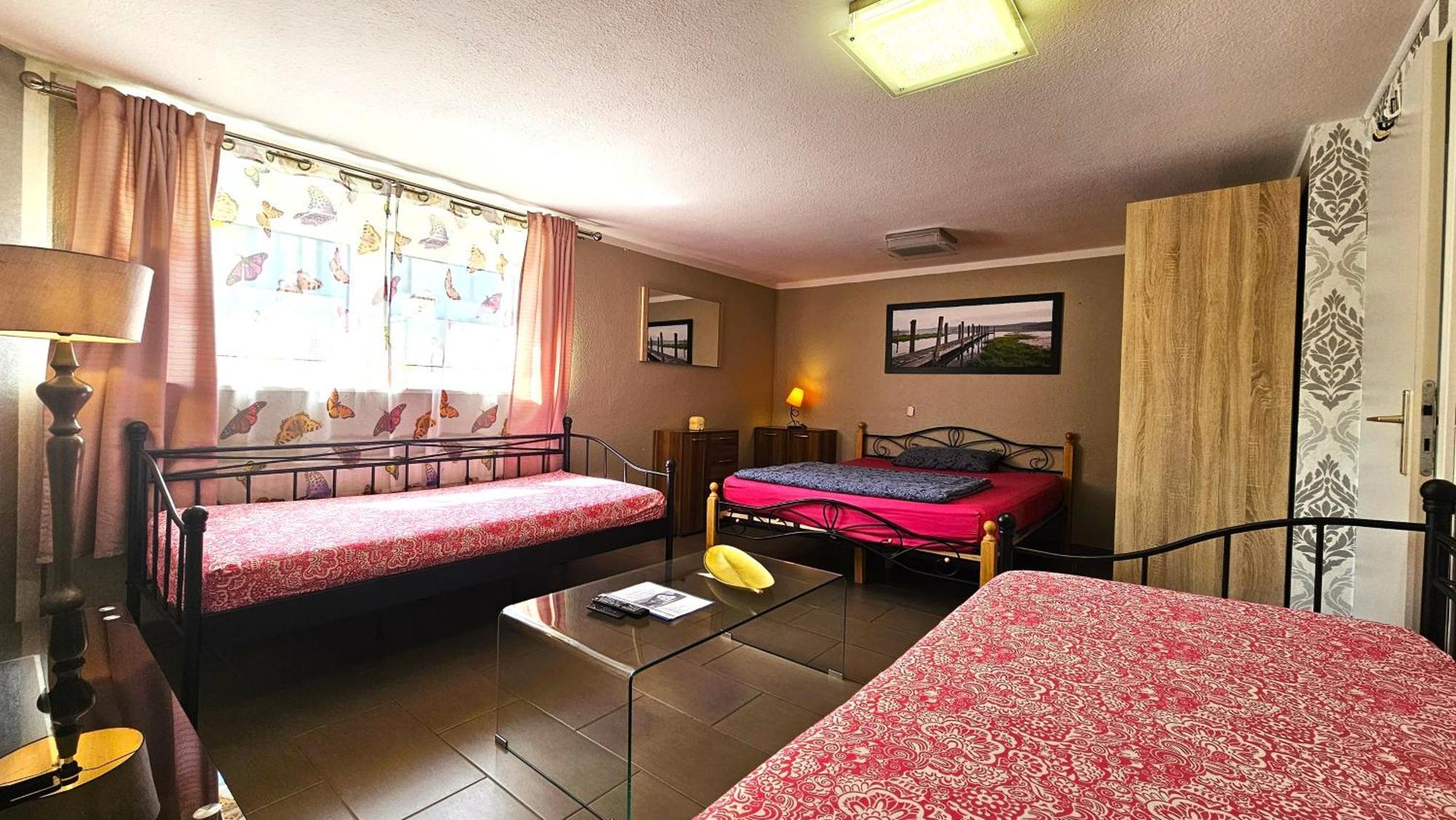 Gruendauer Monteurwohnung/Studentenwohnung Bagian luar foto