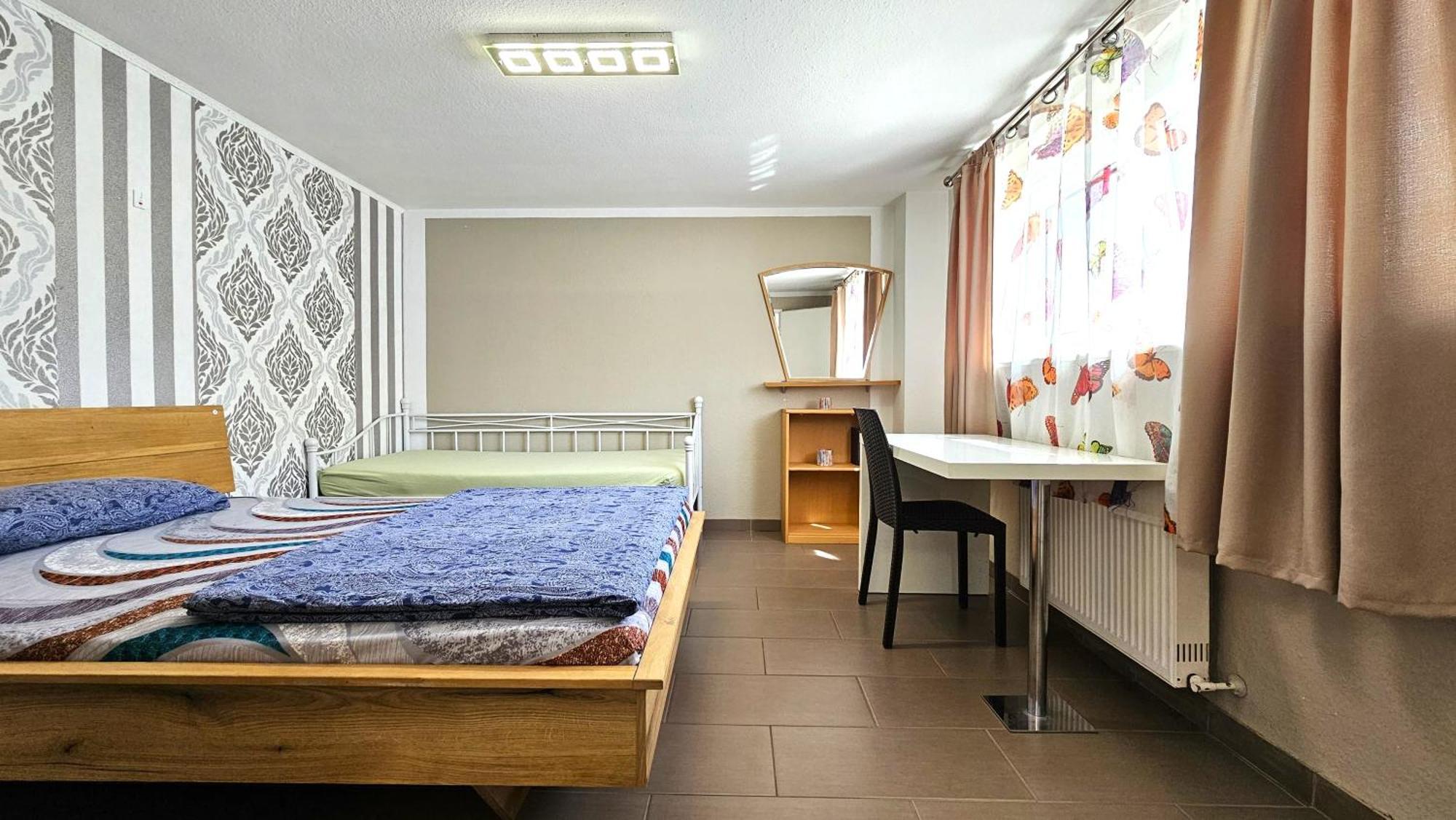 Gruendauer Monteurwohnung/Studentenwohnung Bagian luar foto