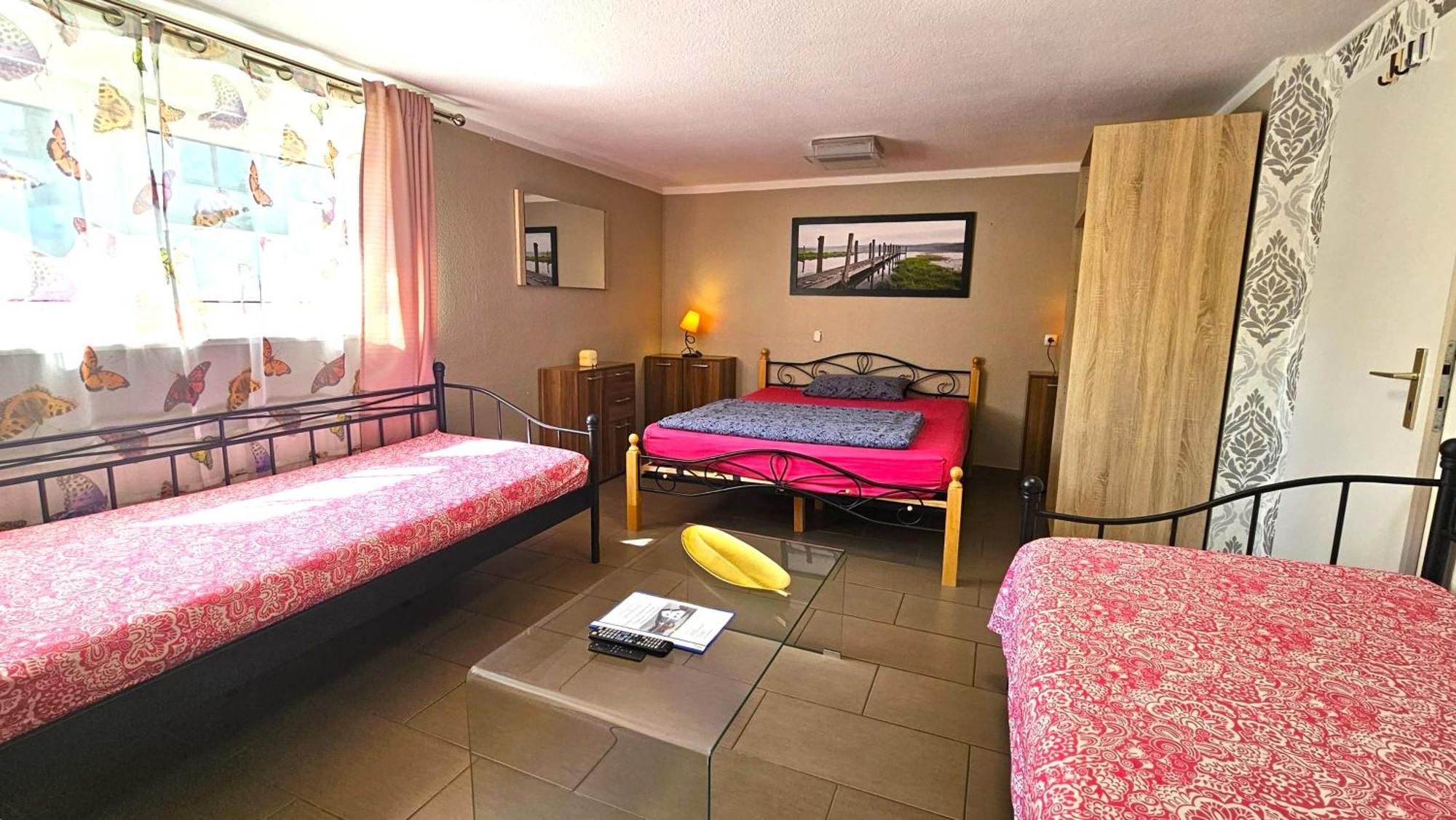 Gruendauer Monteurwohnung/Studentenwohnung Bagian luar foto