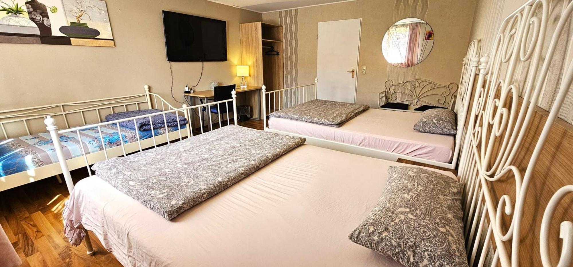 Gruendauer Monteurwohnung/Studentenwohnung Bagian luar foto
